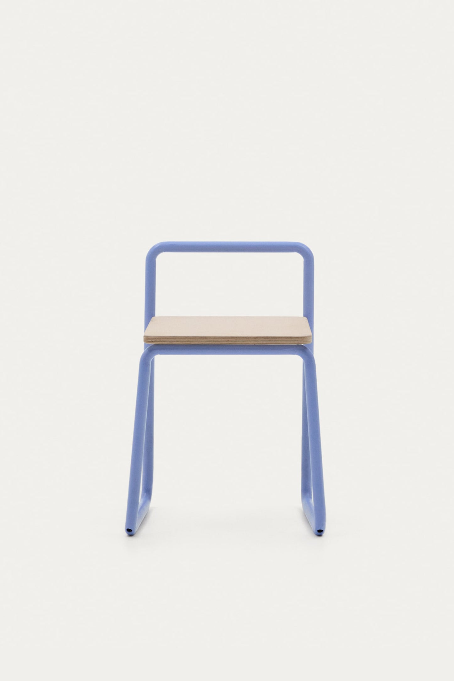 VERA ASH VENEER CHAIR WITH A BLUE METAL STRUCTURE