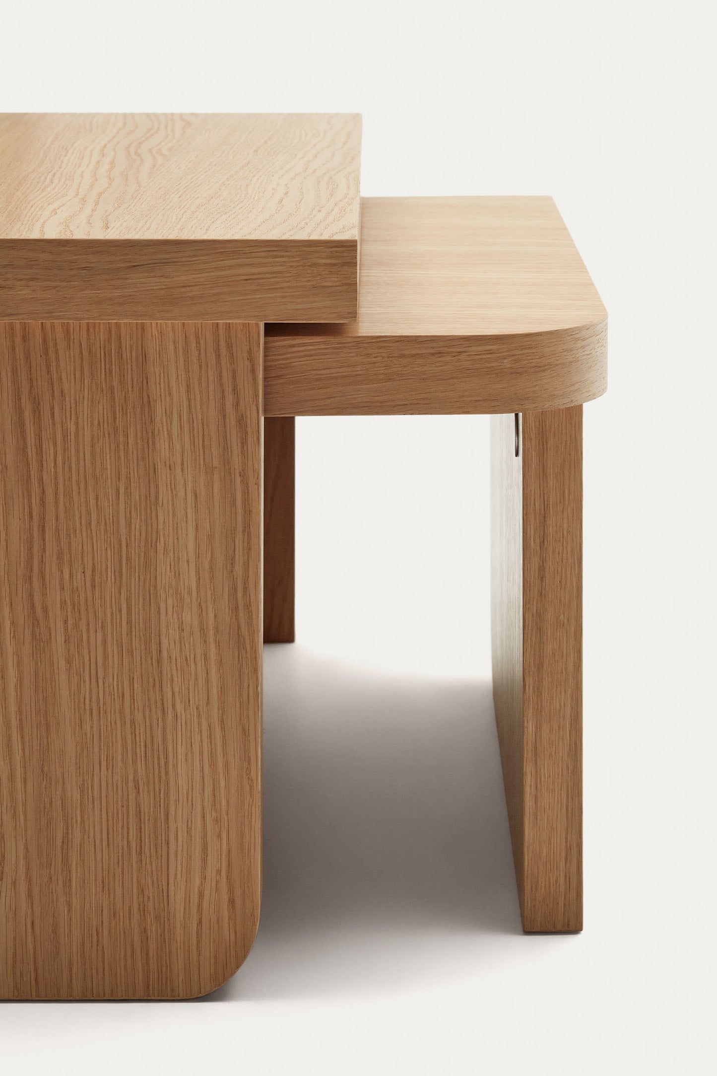 LESKA COFFEE TABLE