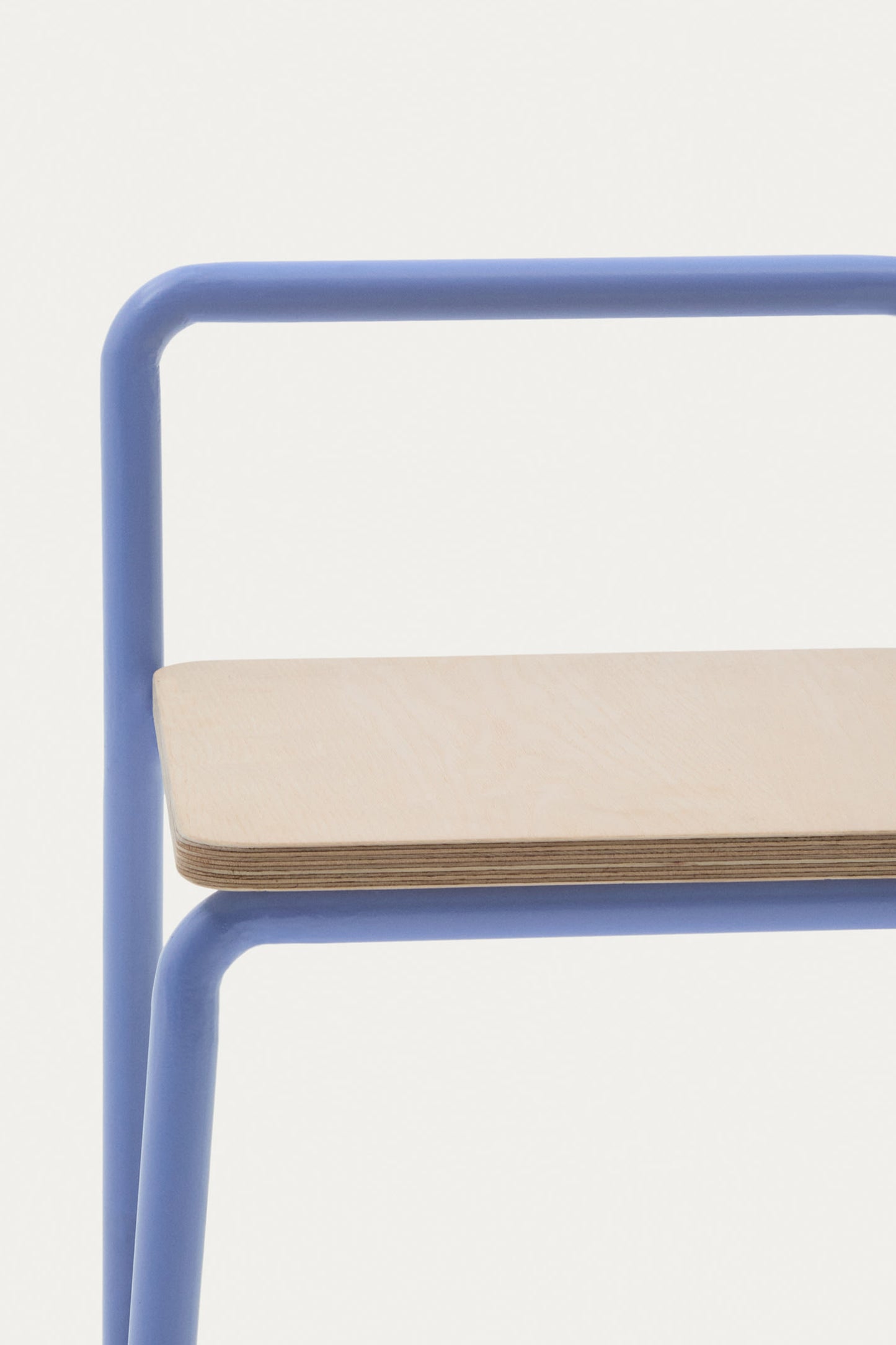 VERA ASH VENEER CHAIR WITH A BLUE METAL STRUCTURE