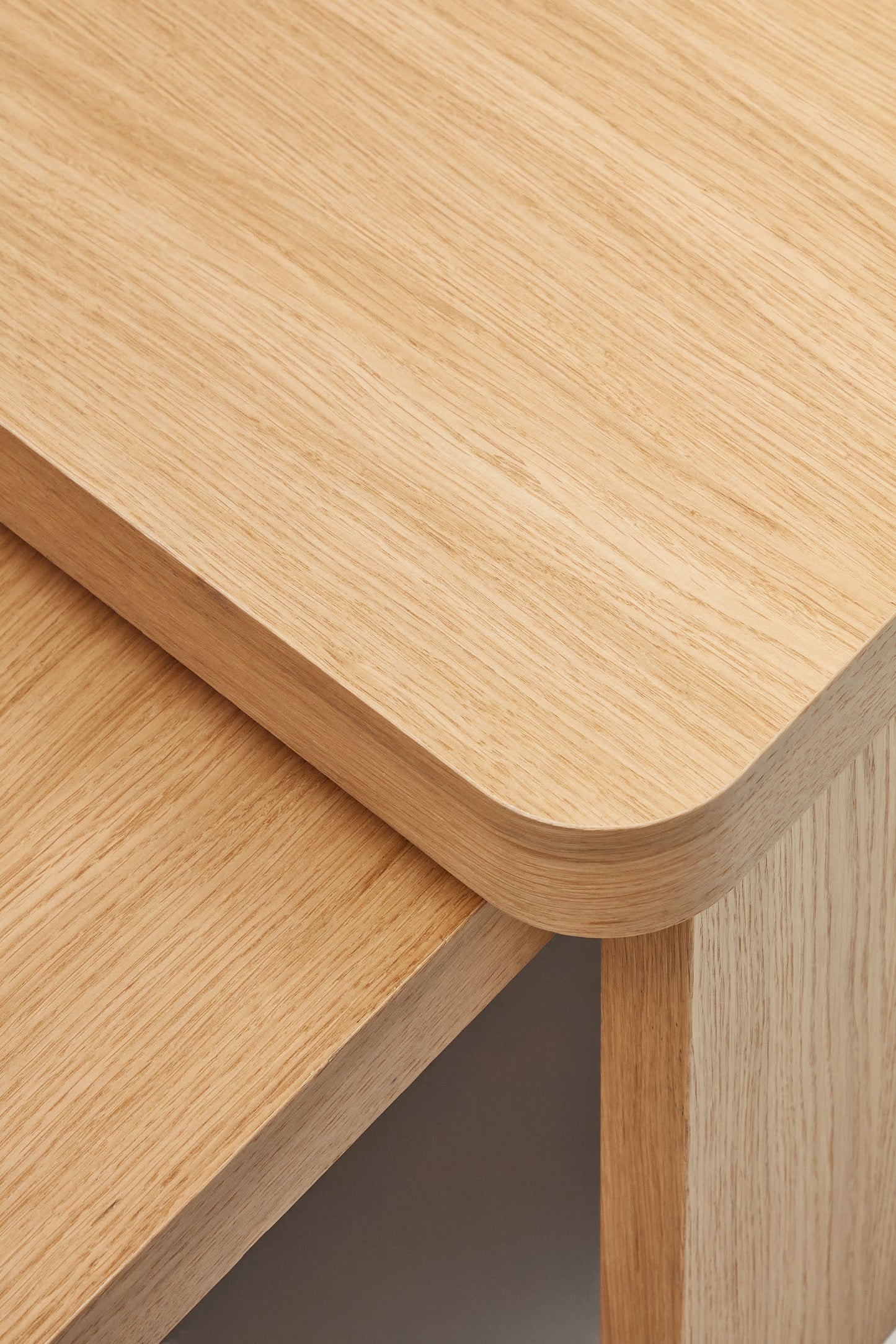 LESKA COFFEE TABLE
