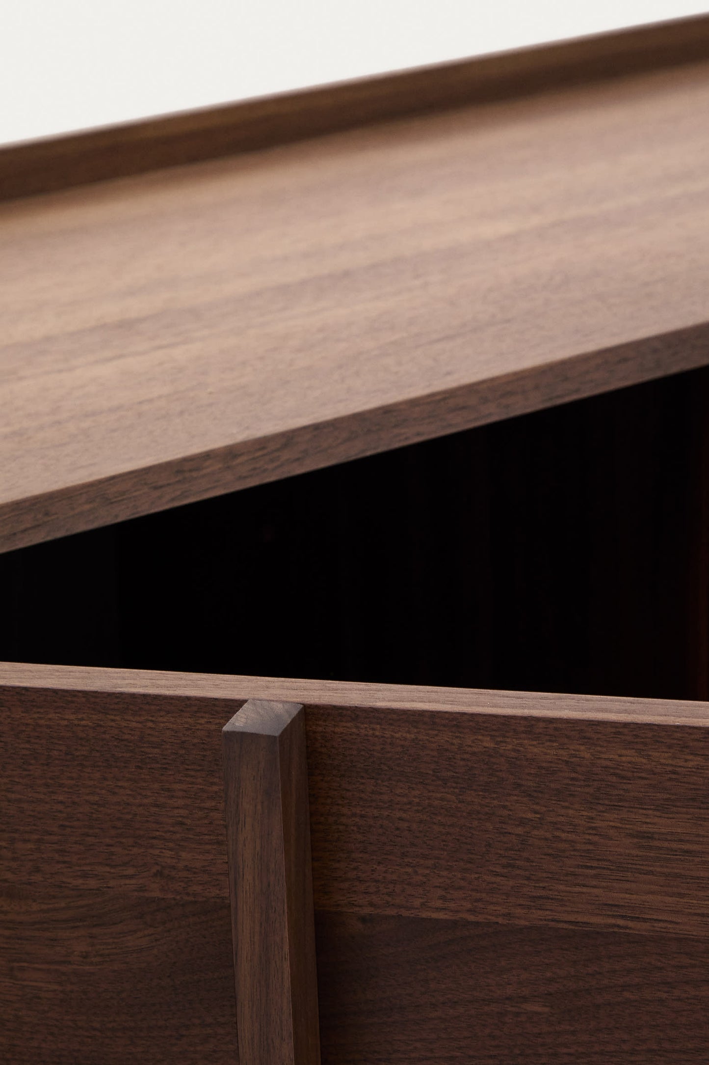 LUMI SIDEBOARD WITH A WALNUT VENEER