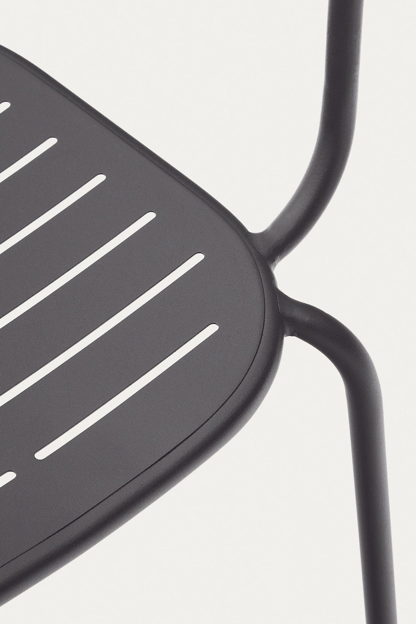 GAIA STACKABLE OUTDOOR CHAIR WITH ARMRESTS IN DARK GREY GALVANISED STEEL
