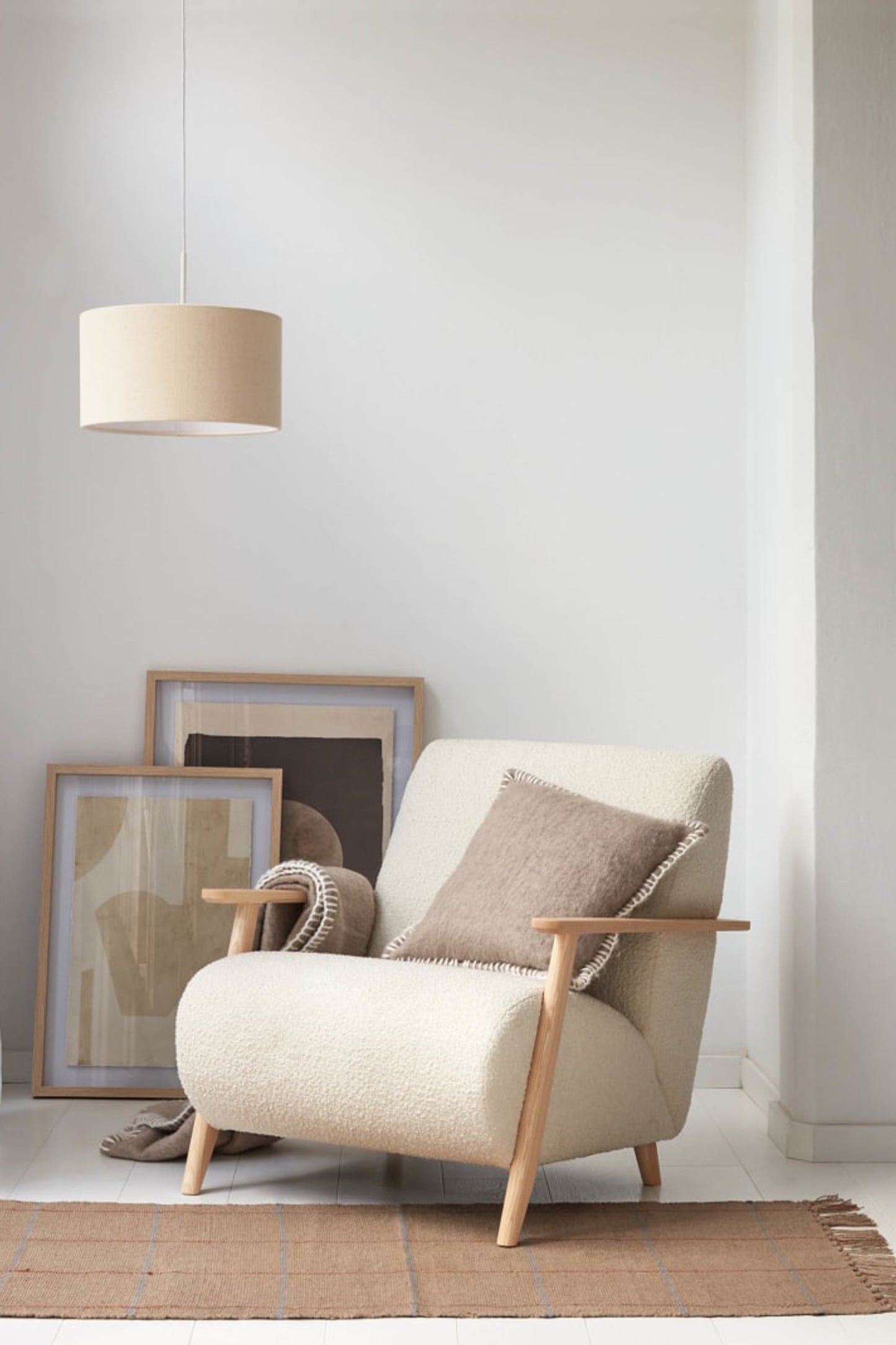 ALICICA ARMCHAIR IN WHITE FLEECE