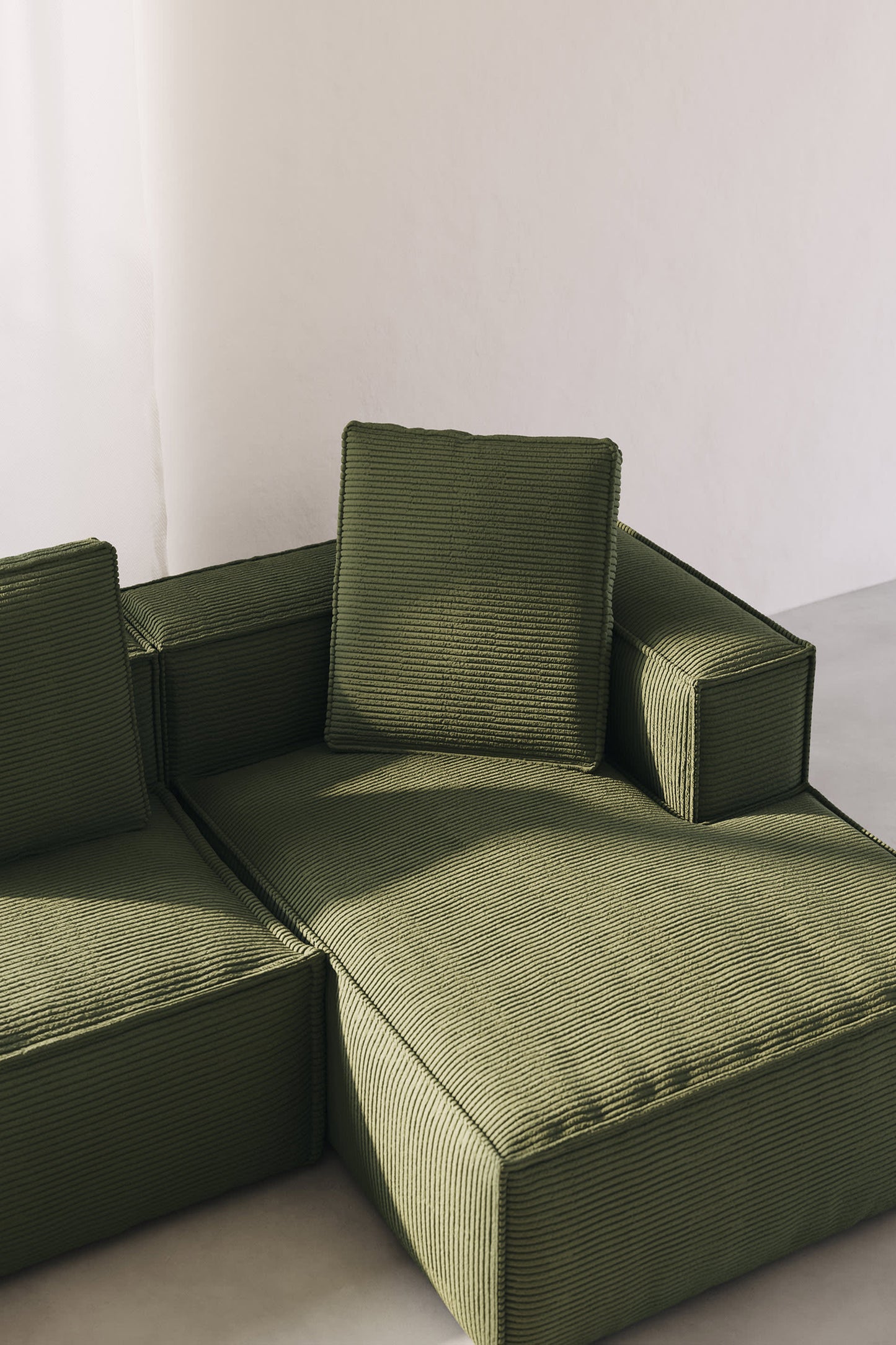 LILY 3 SEATER SOFA WITH RIGHT-HAND CHAISE LONGUE IN GREEN