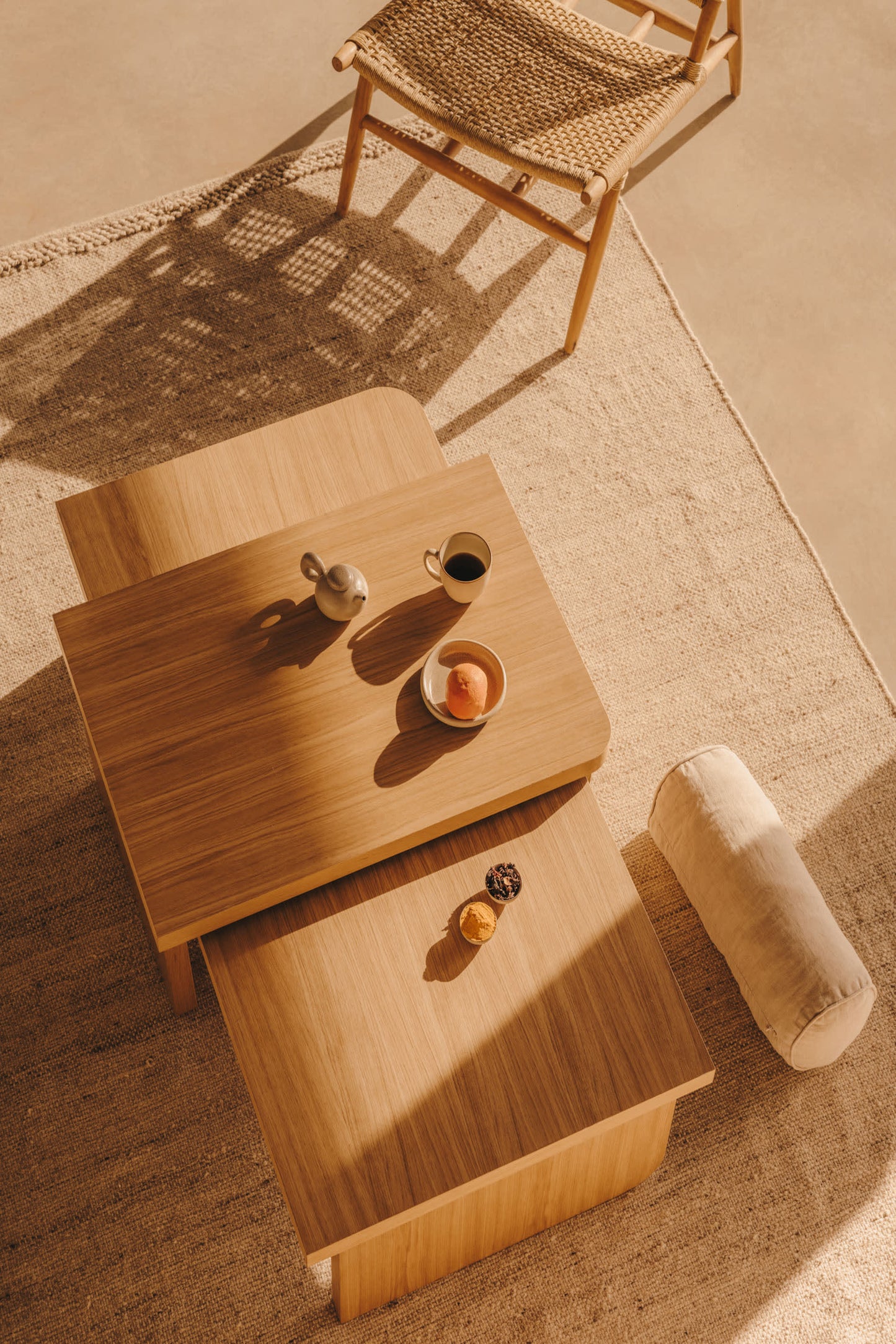 LESKA COFFEE TABLE