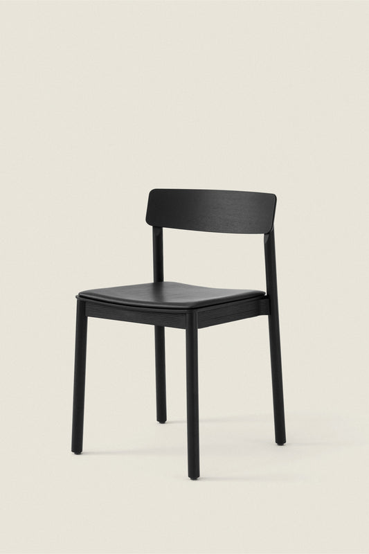 AK BLACK CHAIR