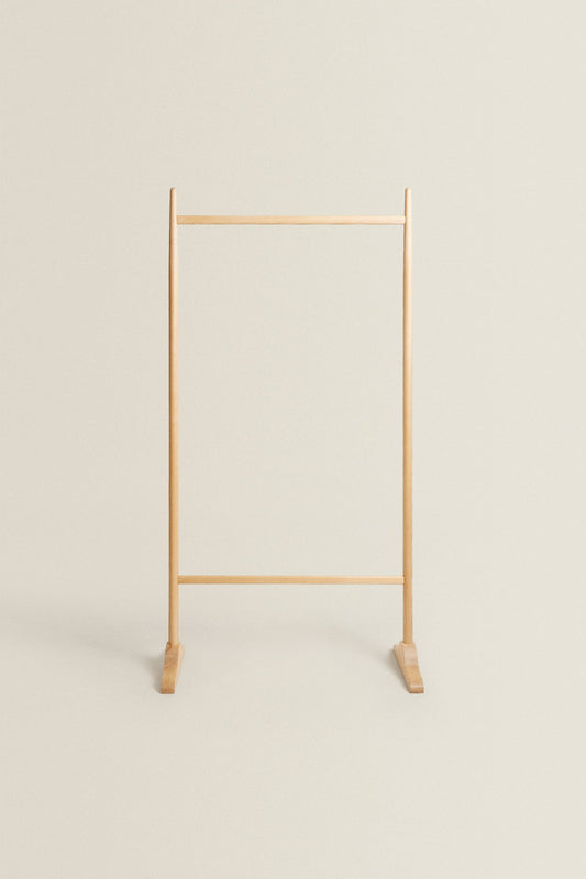 CLOTHES HANGER RACK