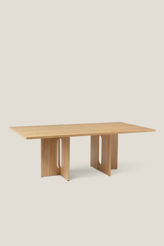 T O NATURAL OAK DINING TABLE