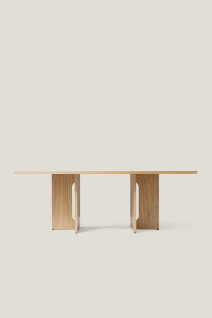 T O NATURAL OAK DINING TABLE