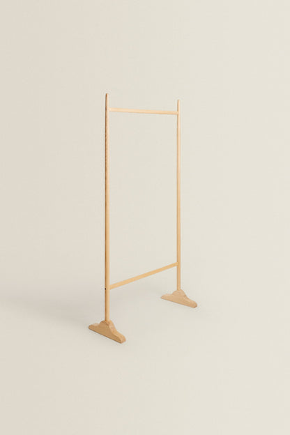 CLOTHES HANGER RACK