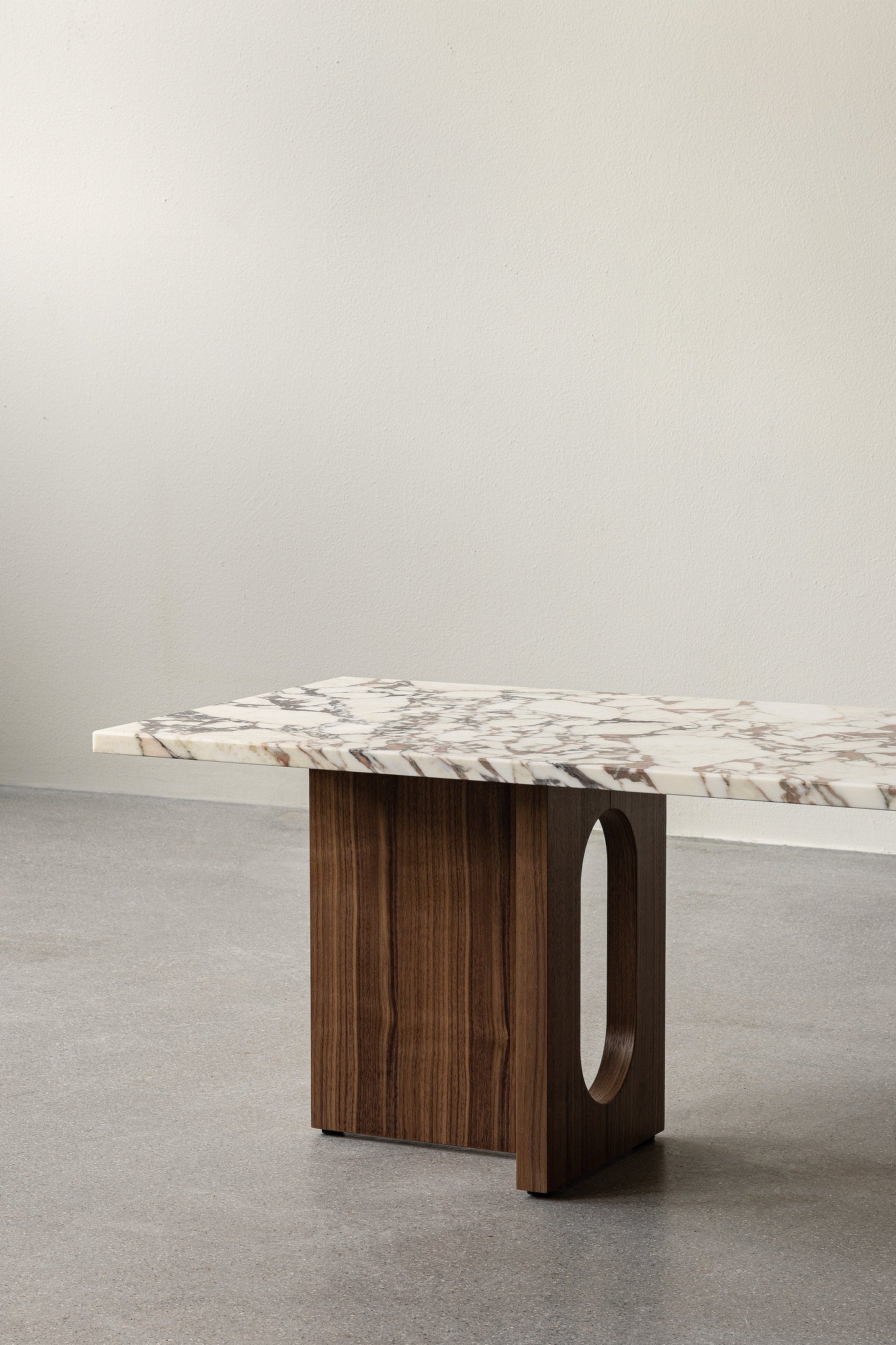 T O  WALNUT  l  CALACATTA VIOLA COFFEE TABLE