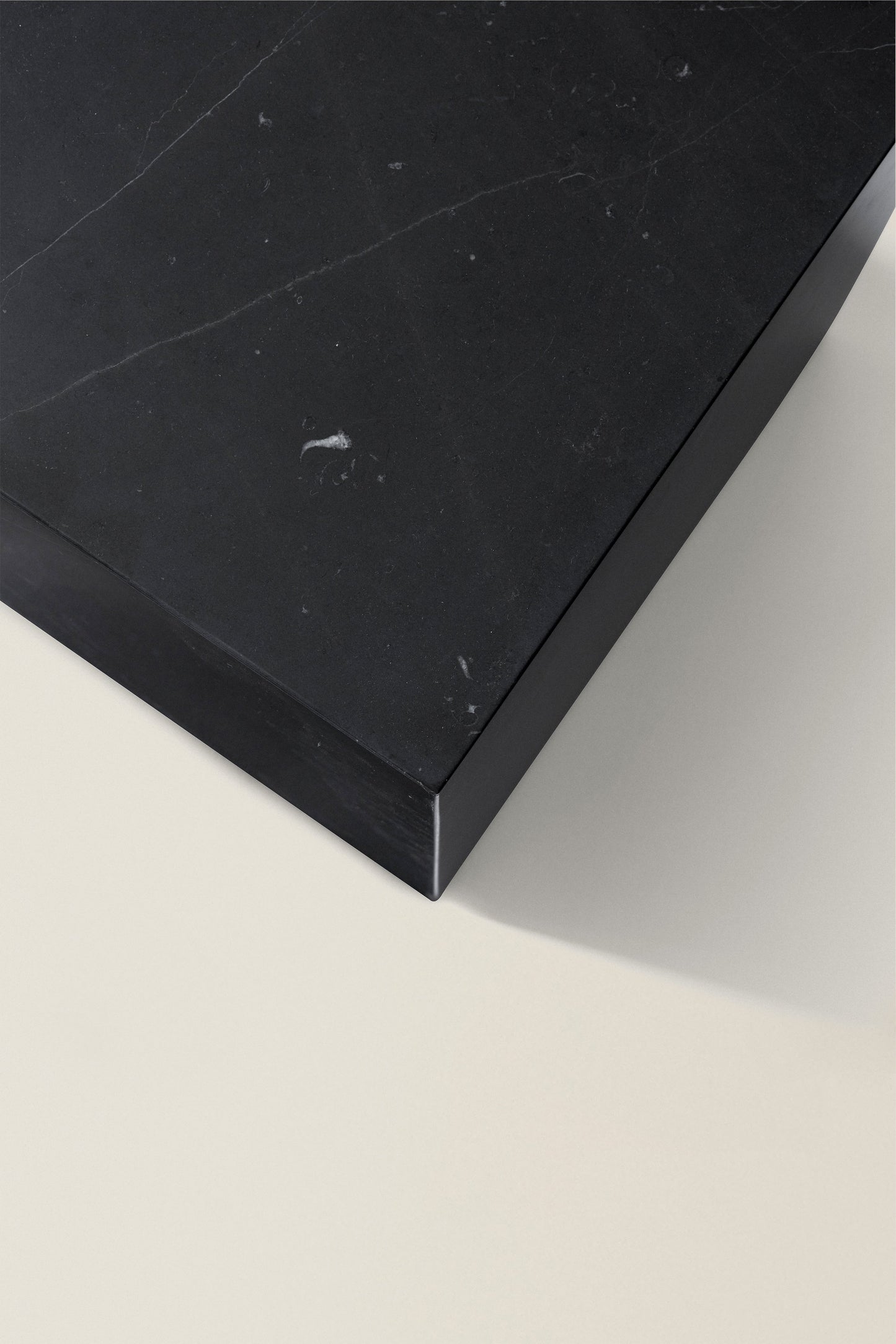 PLINTH NERO COFFEE TABLE 100