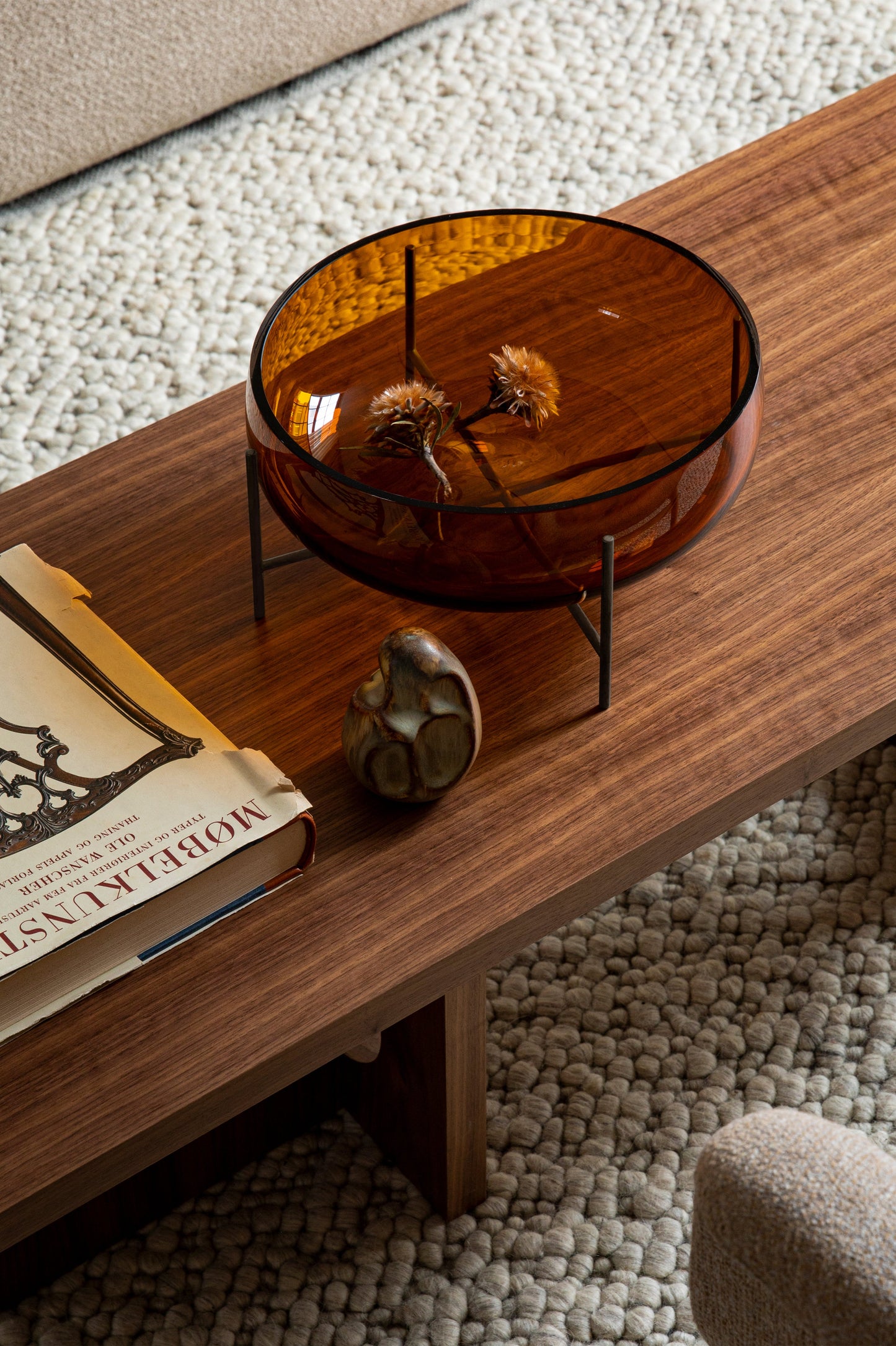 T O WALNUT COFFEE TABLE