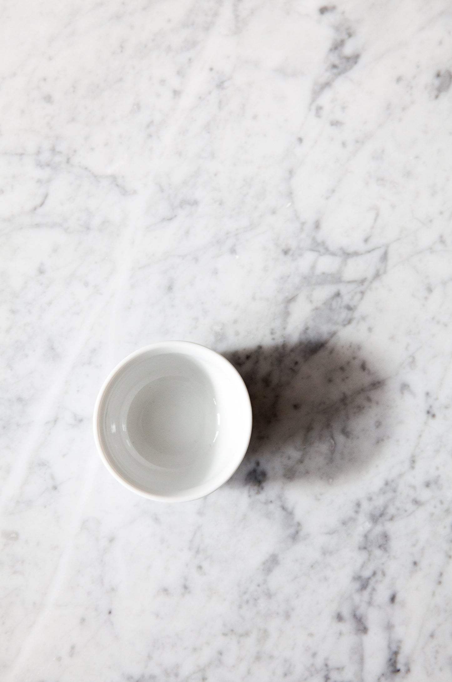 PLINTH CARRARA COFFE TABLEE 100