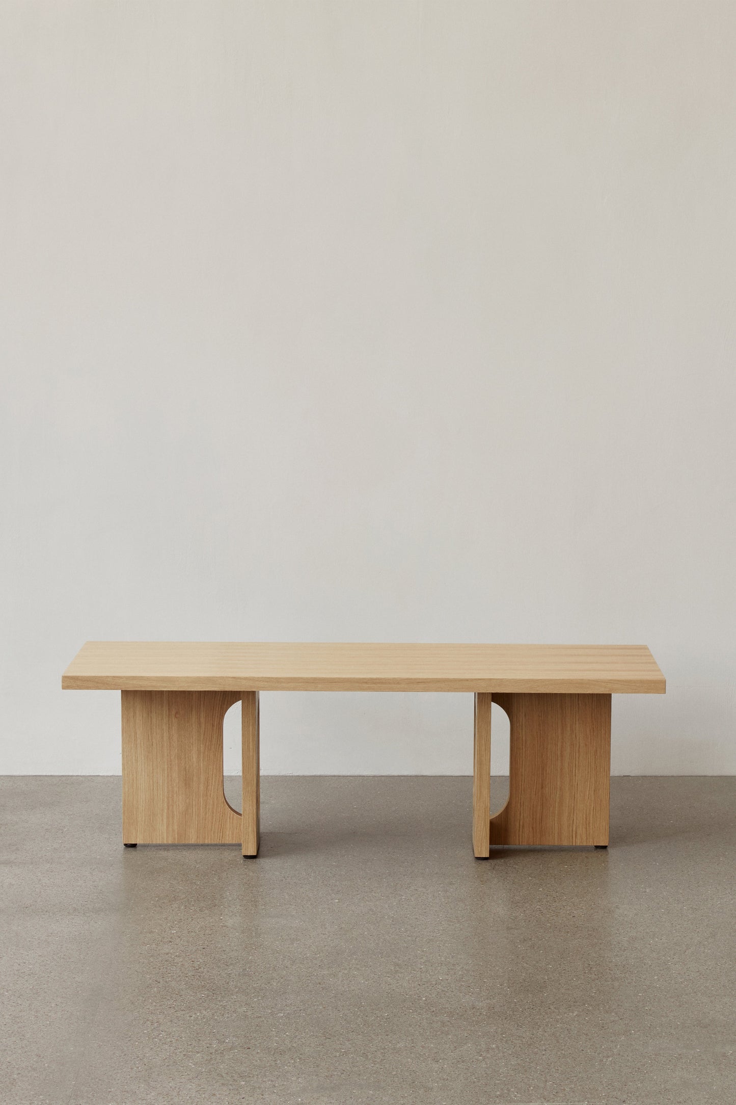 T O NATURAL OAK COFFEE TABLE