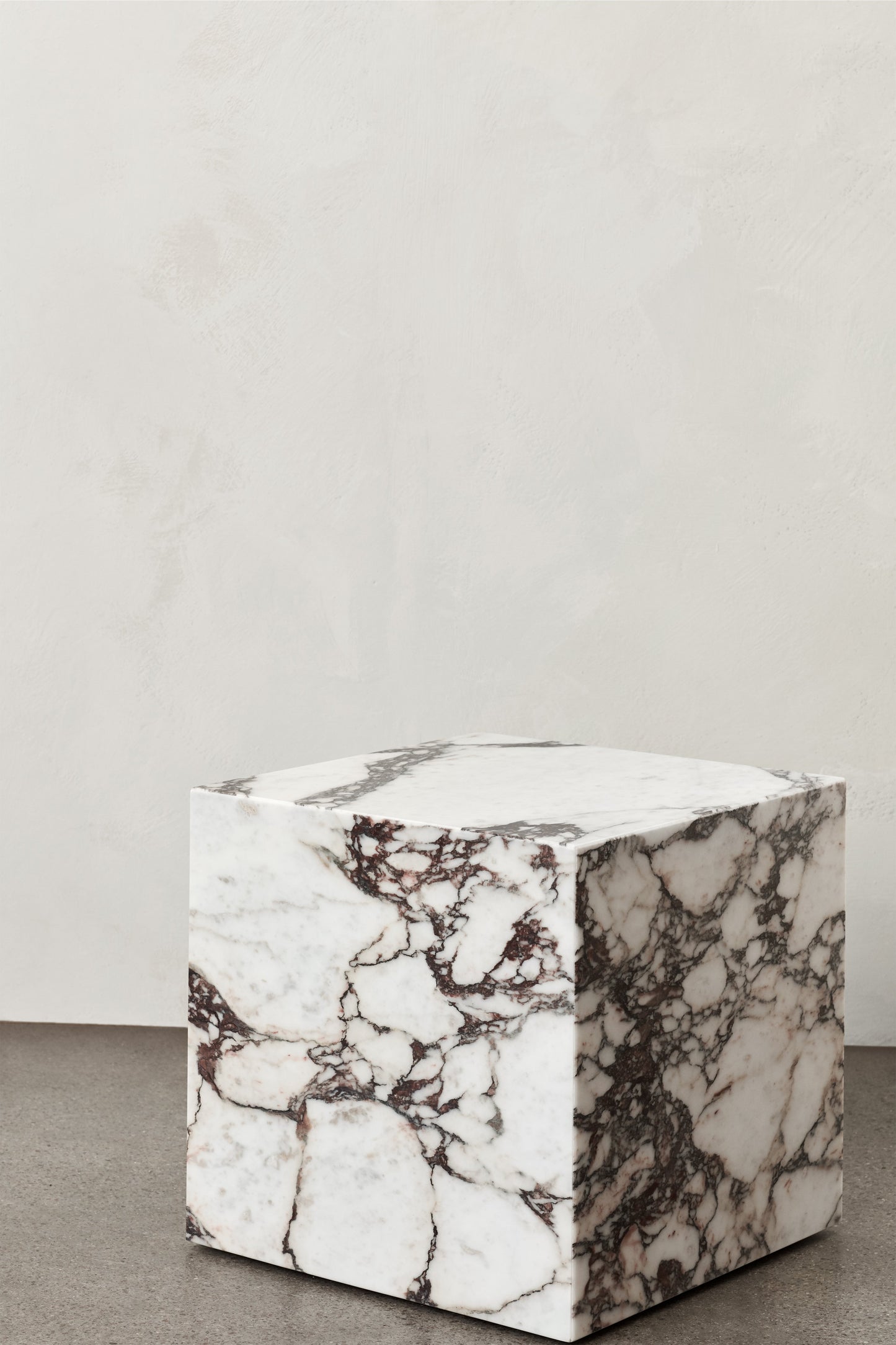 PLINTH CUBIC CALACATTA SIDE TABLE